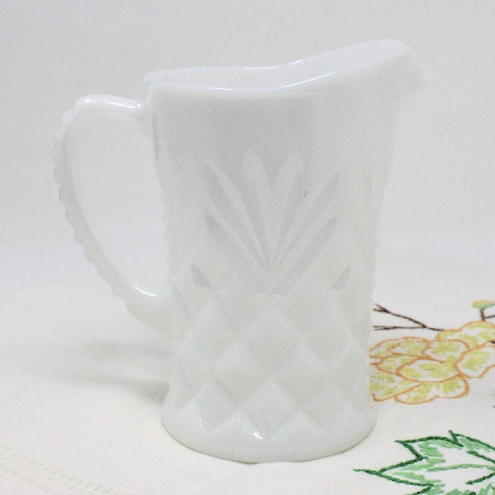 Pineapple Lace Impressed Ceramic 1 Quart Pitcher 