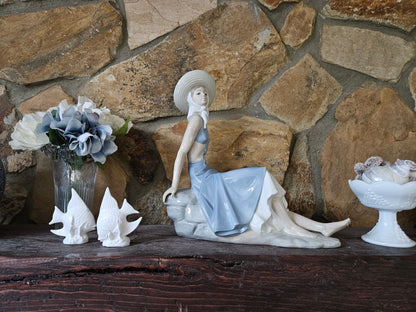 Sculpture, Nao / Lladro, Lady in Sunhat Sitting on Rock Wall, Retired NAO Figurine, Vintage