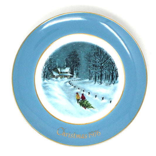 Decorative Plate, Christmas Plate, Bringing Home the Tree 1976, Enoch Wedgwood for Avon, Vintage