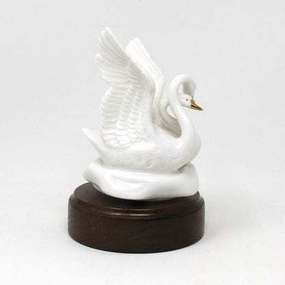 Music Box, Double Swans, Plays Lara's Theme - Somewhere My Love, Porcelain, Vintage