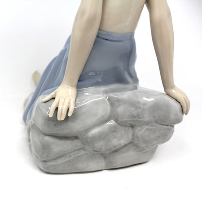 Sculpture, Nao / Lladro, Lady in Sunhat Sitting on Rock Wall, Retired NAO Figurine, Vintage