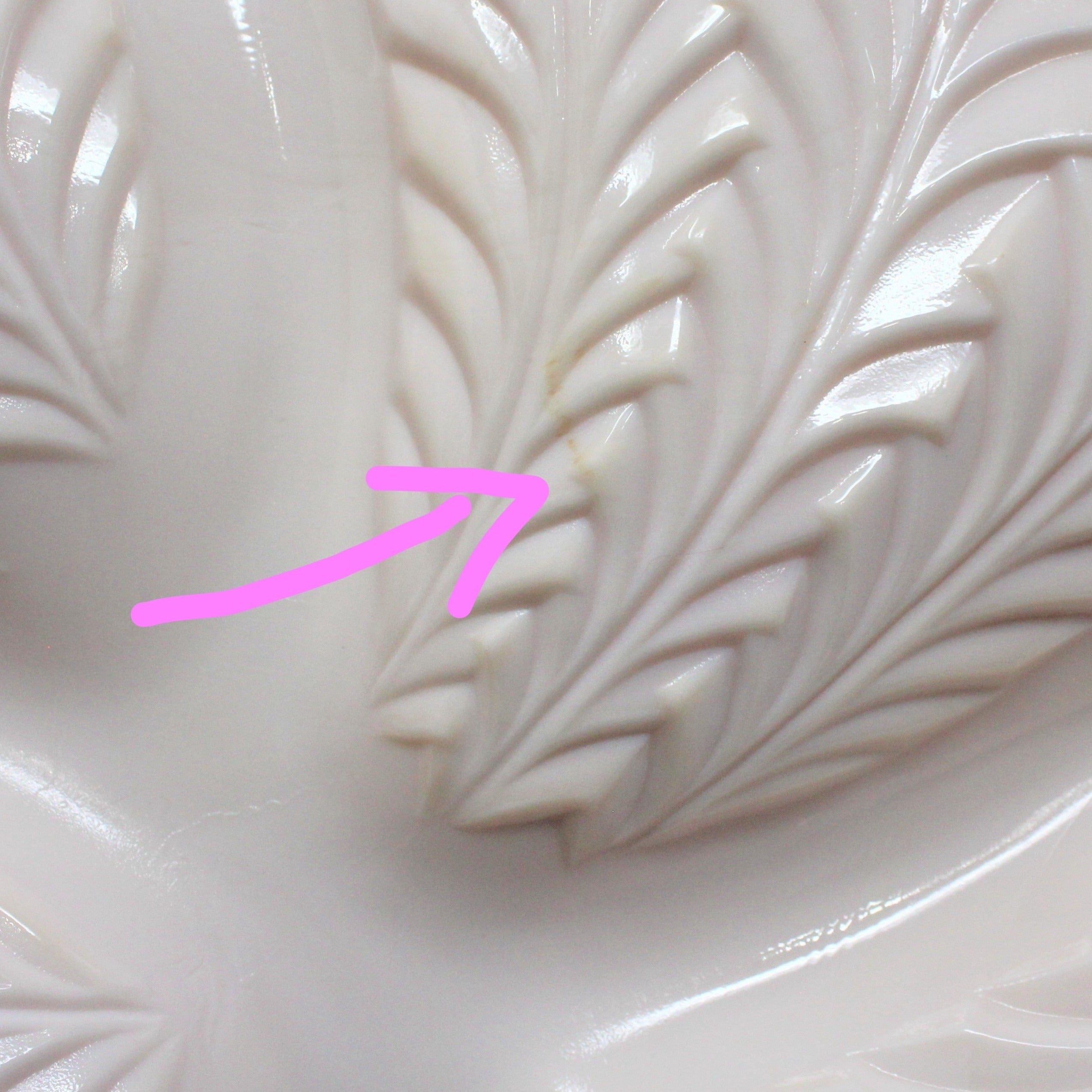 Vintage deals Jeannette Shell Pink Milk Glass Feather Divided Dish-Jeanette Glass Co.