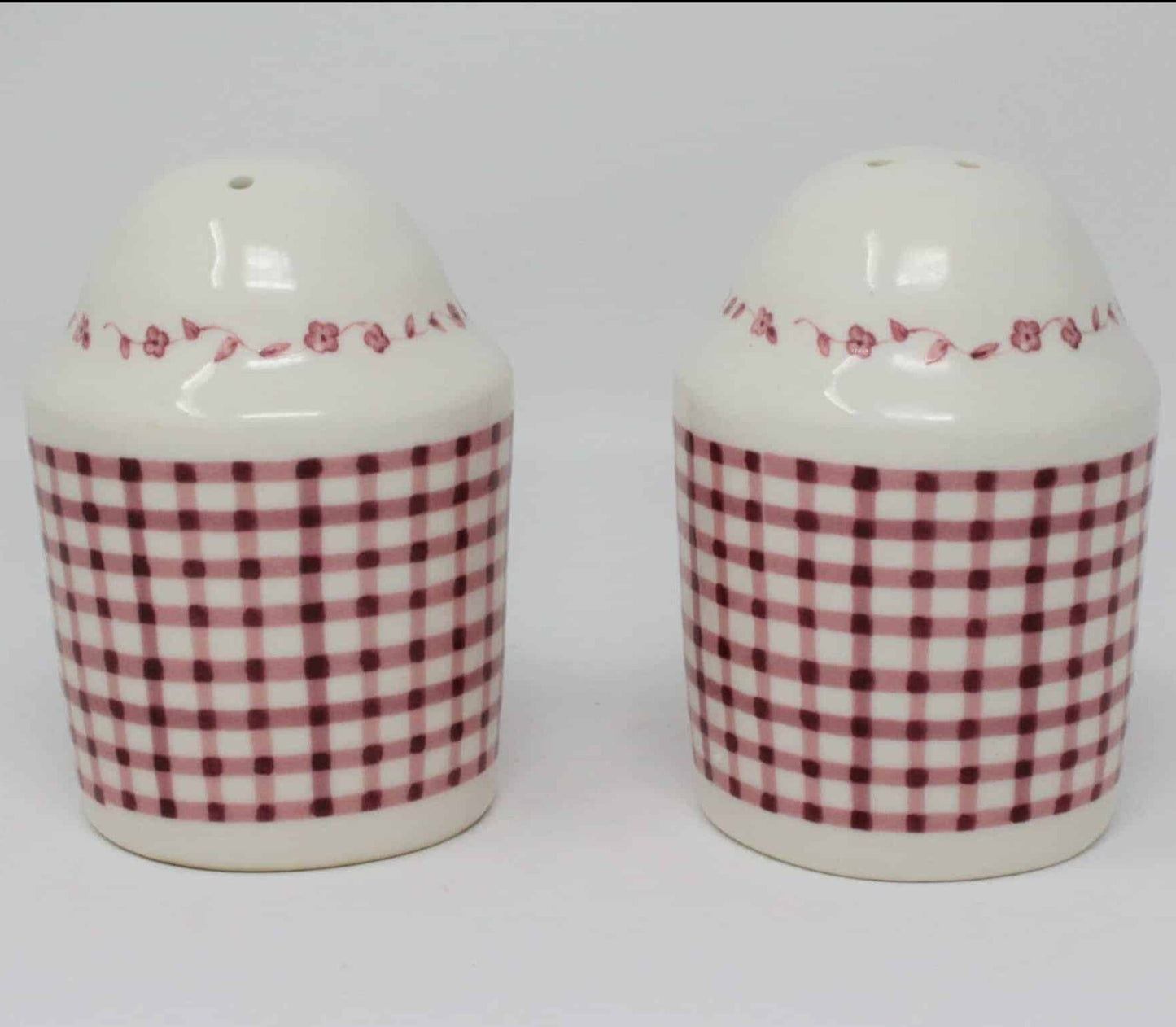 Salt and Pepper Shakers, Pfaltzgraff, Delicious, Red Gingham Ceramic