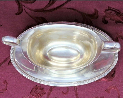 Gravy Boat / Saucière with Underplate, International Silver, Camille , Silverplate Vintage