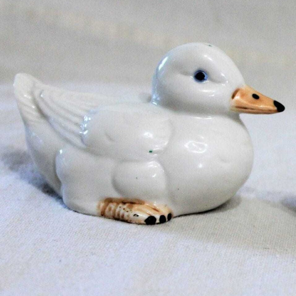 Salt and Pepper Shakers, Ardalt, White Ducks, Hand Painted, Vintage