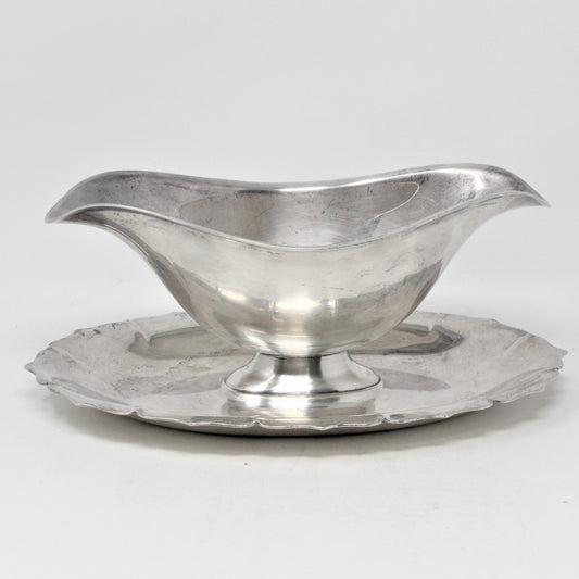 Gravy Boat / Saucièr with Underplate, International Silver, Early American, Silverplate, Vintage