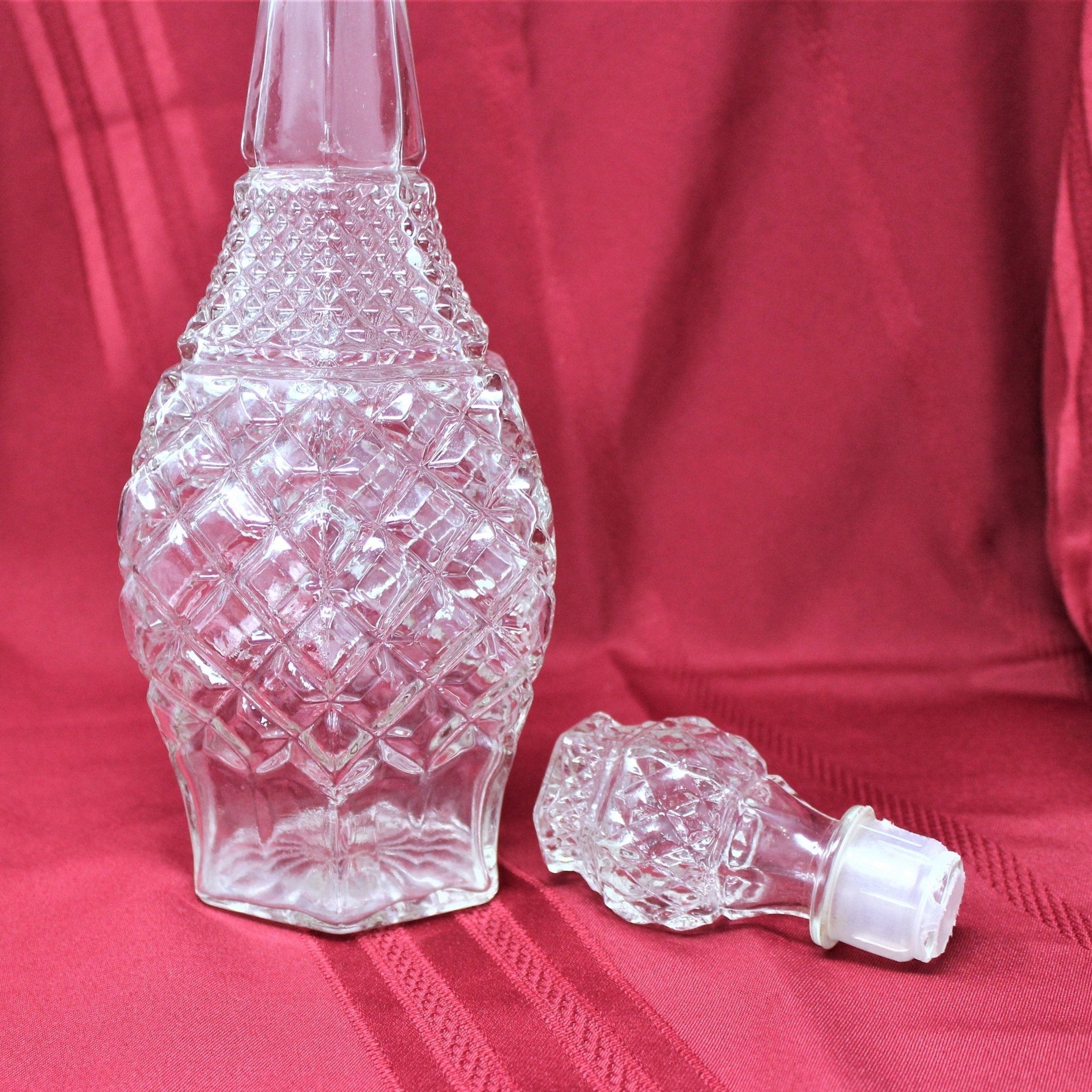 Vintage Clear Glass Anchor store Hocking Decanter/Medallion Pattern/Classic Decanter/Vintage Clear Glass Decanter/Vintage Cocktail Decor